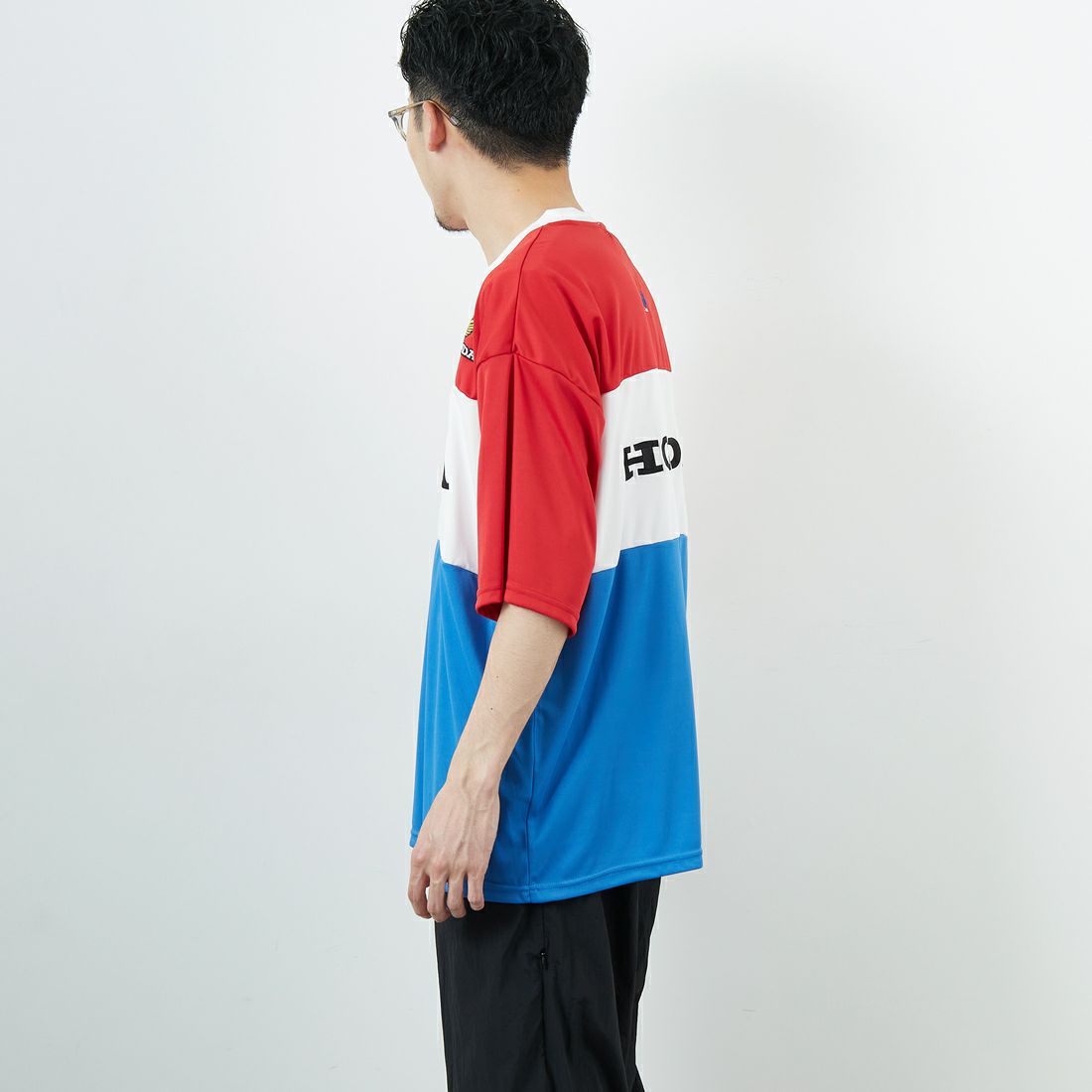 HONDA × JEANSFACTORY [ホンダ × ジーンズファクトリー] レーシングTシャツ [JFC-252-052] HONDA &&モデル身長：168cm 着用サイズ：L&&