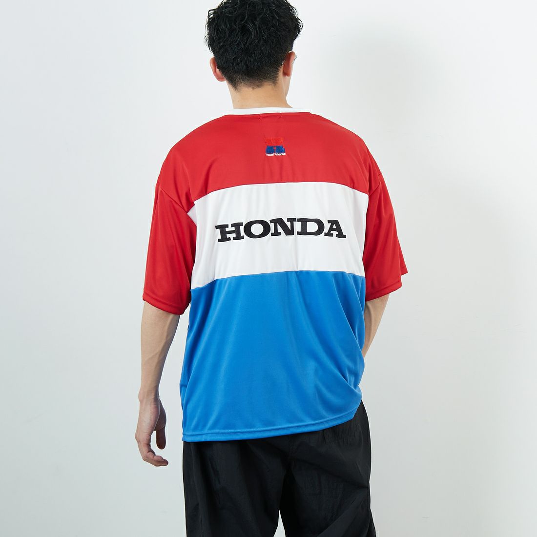 HONDA × JEANSFACTORY [ホンダ × ジーンズファクトリー] レーシングTシャツ [JFC-252-052] HONDA &&モデル身長：168cm 着用サイズ：M&&