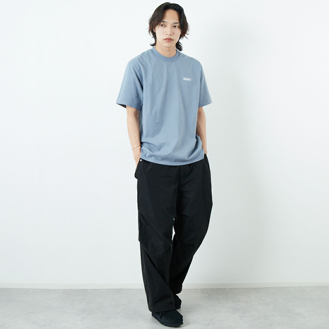 Barbour [バブアー] ウォルトンエンブロイダード オーバーサイズTシャツ [MTS1405] WASHED BLU &&モデル身長：179cm 着用サイズ：40&&