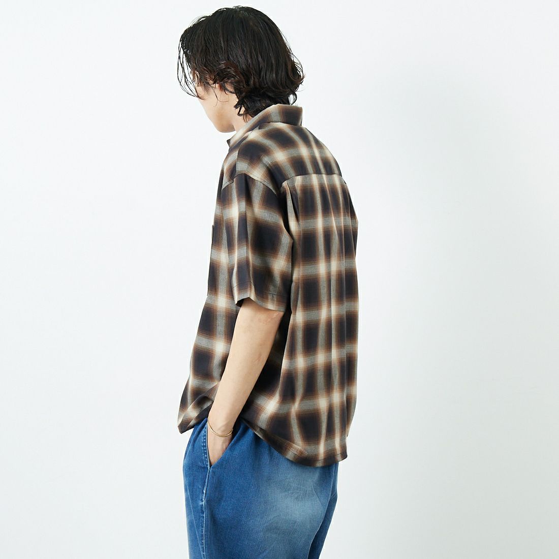 SLICK [スリック] オンブレチェックドローストリングシャツ [5220105] 500 BROWN &&モデル身長：179cm 着用サイズ：1&&
