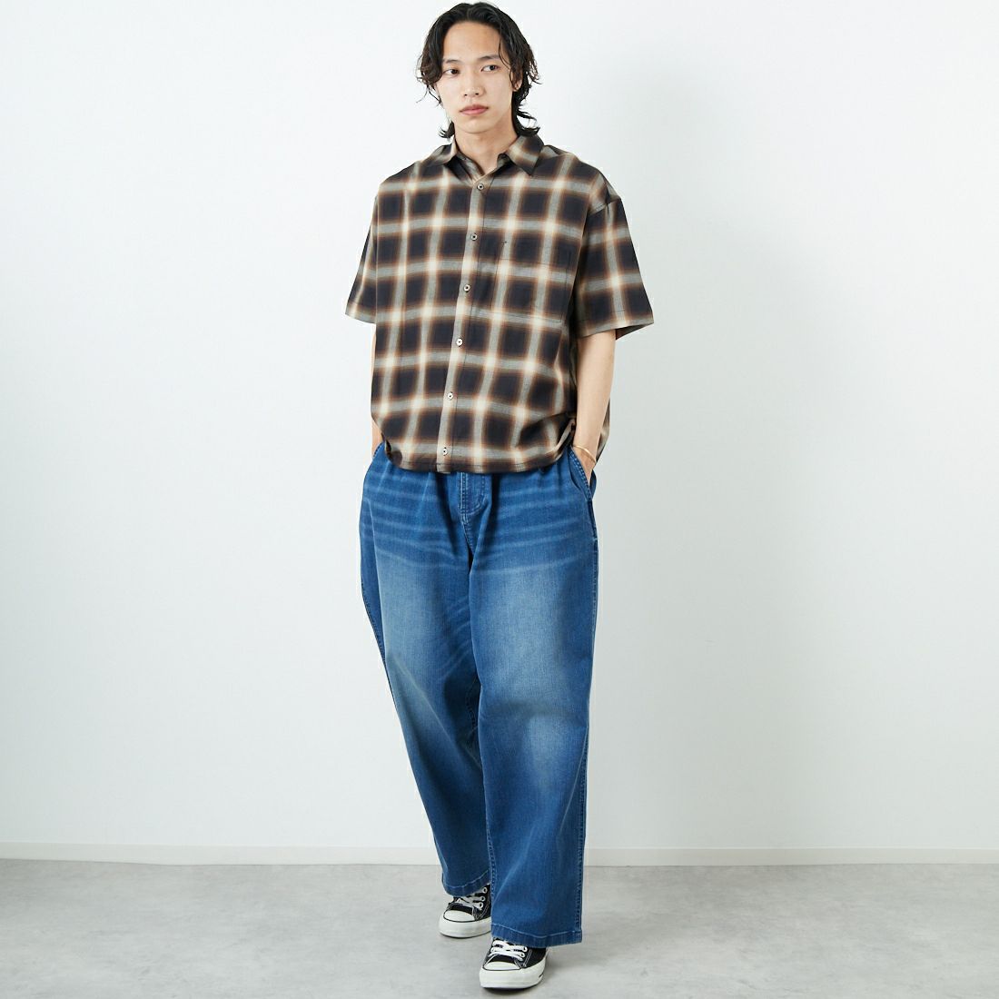 SLICK [スリック] オンブレチェックドローストリングシャツ [5220105] 500 BROWN &&モデル身長：179cm 着用サイズ：1&&