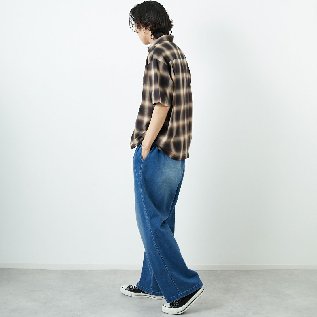 SLICK [スリック] オンブレチェックドローストリングシャツ [5220105] 500 BROWN &&モデル身長：179cm 着用サイズ：1&&