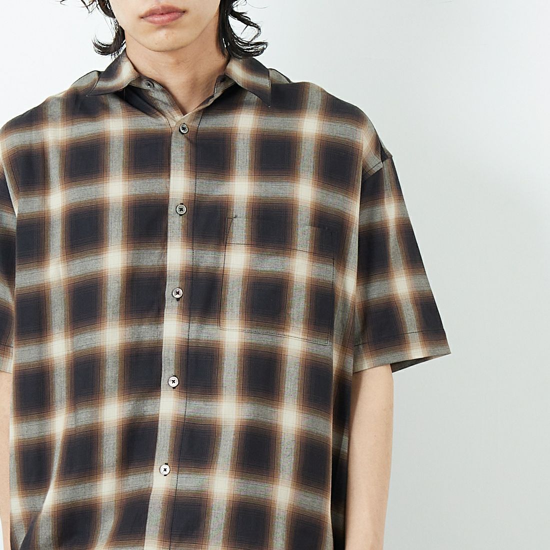 SLICK [スリック] オンブレチェックドローストリングシャツ [5220105] 500 BROWN &&モデル身長：179cm 着用サイズ：1&&