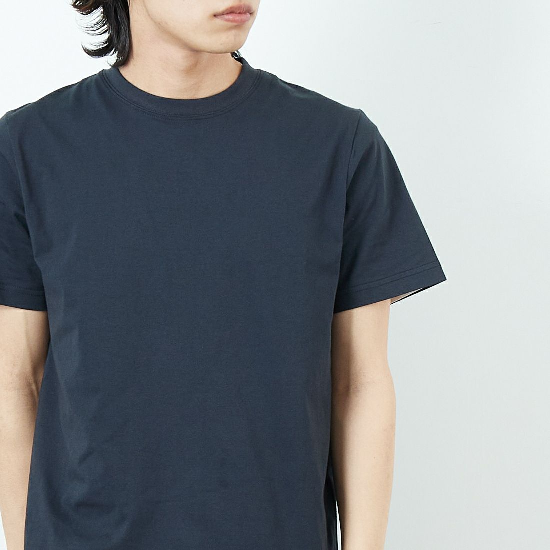 Less By SHELTECH [レス バイ シェルテック] レギュラーシルエットTシャツ [SHL25SS001] BLACK &&モデル身長：179cm 着用サイズ：M&&