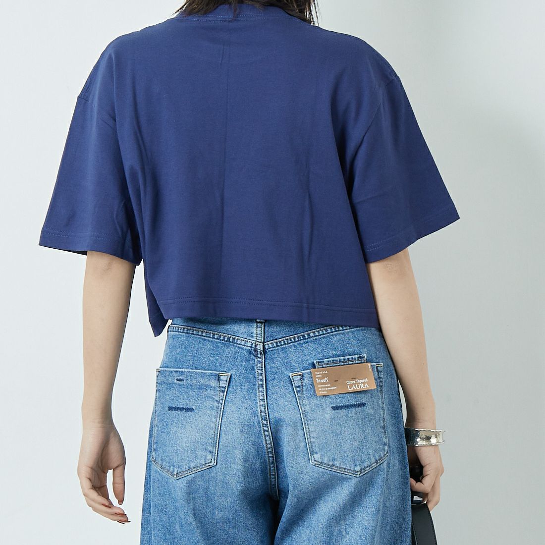 SCREEN STARS [スクリーンスターズ] 別注 リメイクプリントTシャツ [2522-RMPTIN-JF] NAVY &&モデル身長：167cm 着用サイズ：F&&