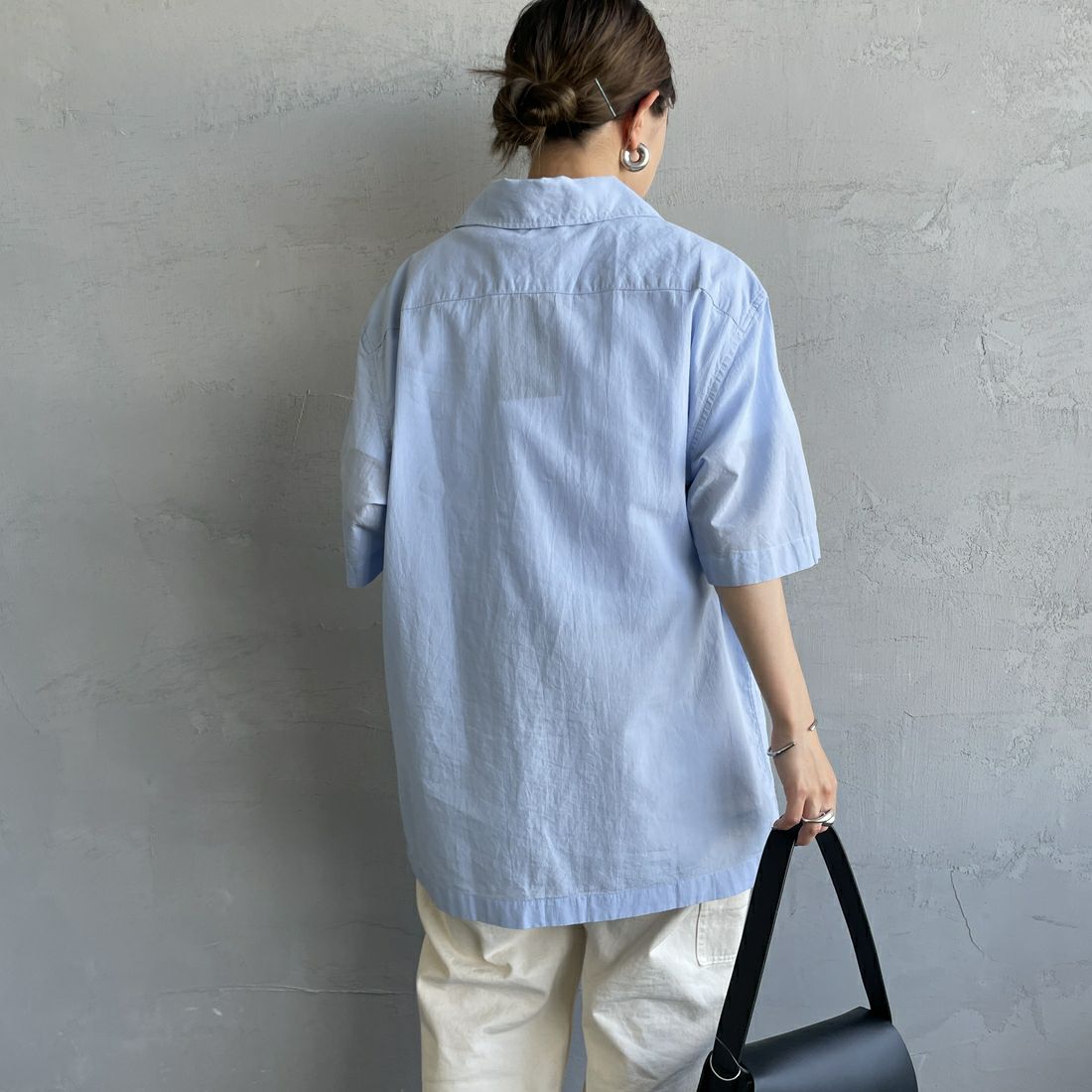 FRED PERRY [フレッドペリー] クレープコットン ショートスリーブオープンカラーシャツ [M7762] 353 L.SMOK &&モデル身長：150cm 着用サイズ：S&&