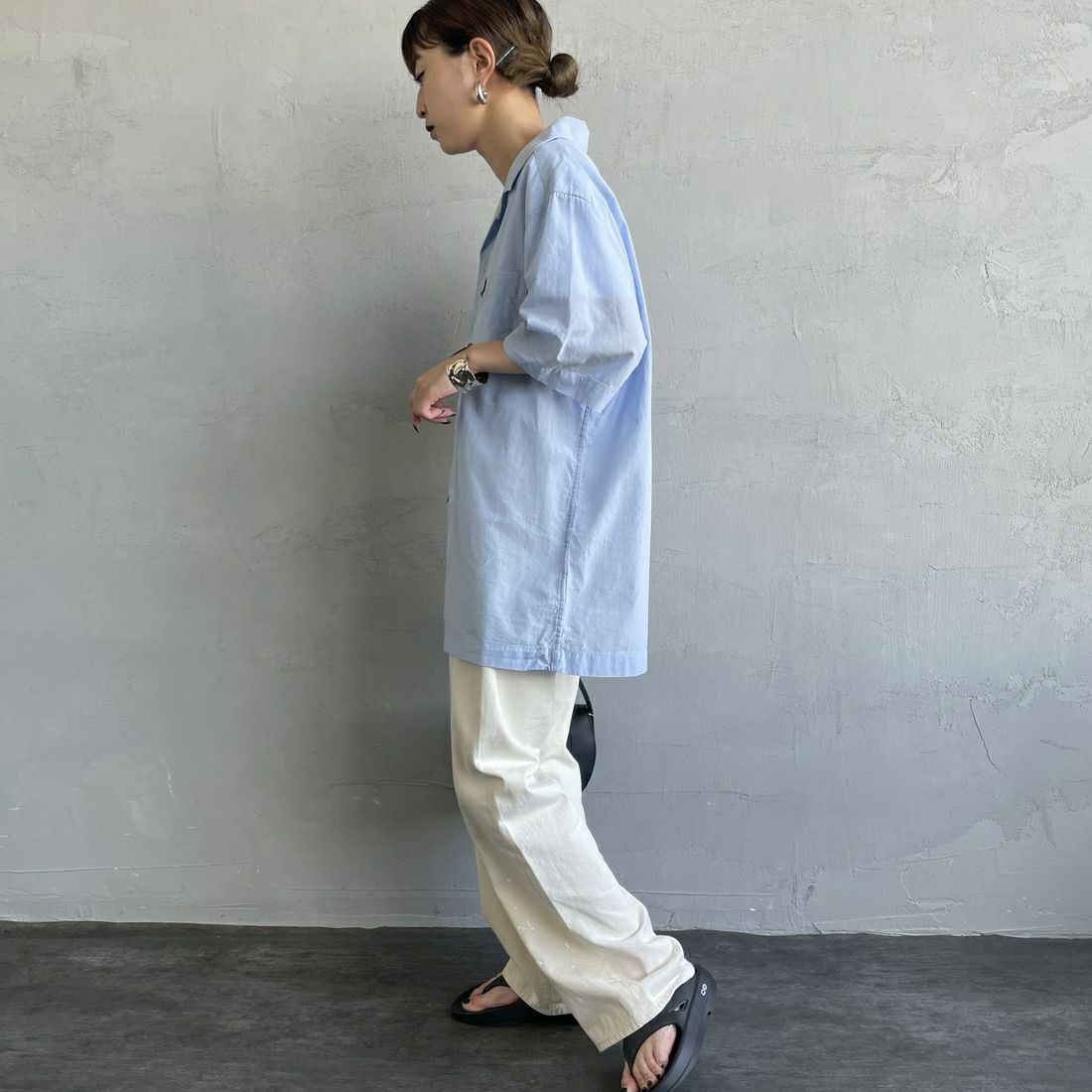 FRED PERRY [フレッドペリー] クレープコットン ショートスリーブオープンカラーシャツ [M7762] 353 L.SMOK &&モデル身長：150cm 着用サイズ：S&&