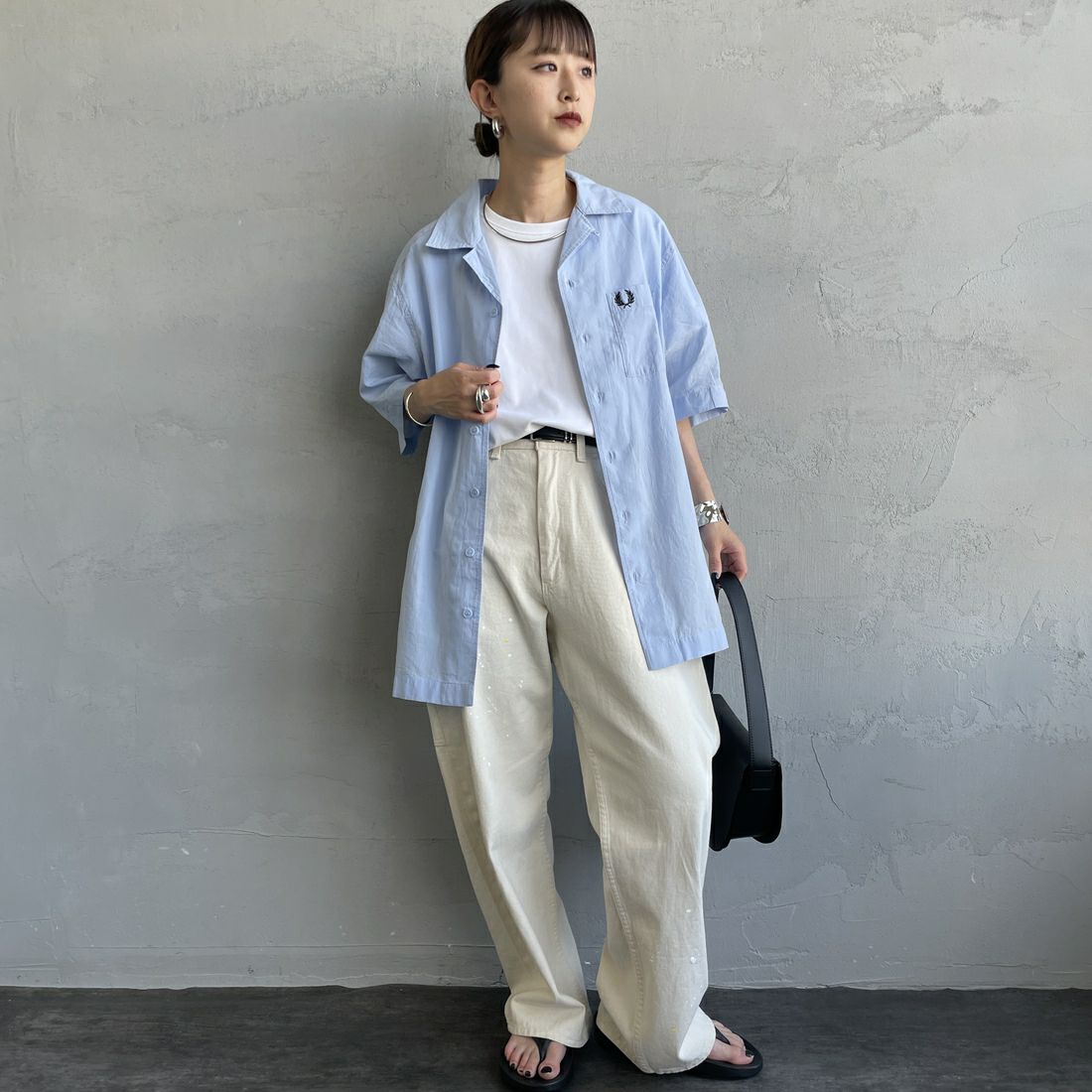 FRED PERRY [フレッドペリー] クレープコットン ショートスリーブオープンカラーシャツ [M7762] 353 L.SMOK &&モデル身長：150cm 着用サイズ：S&&