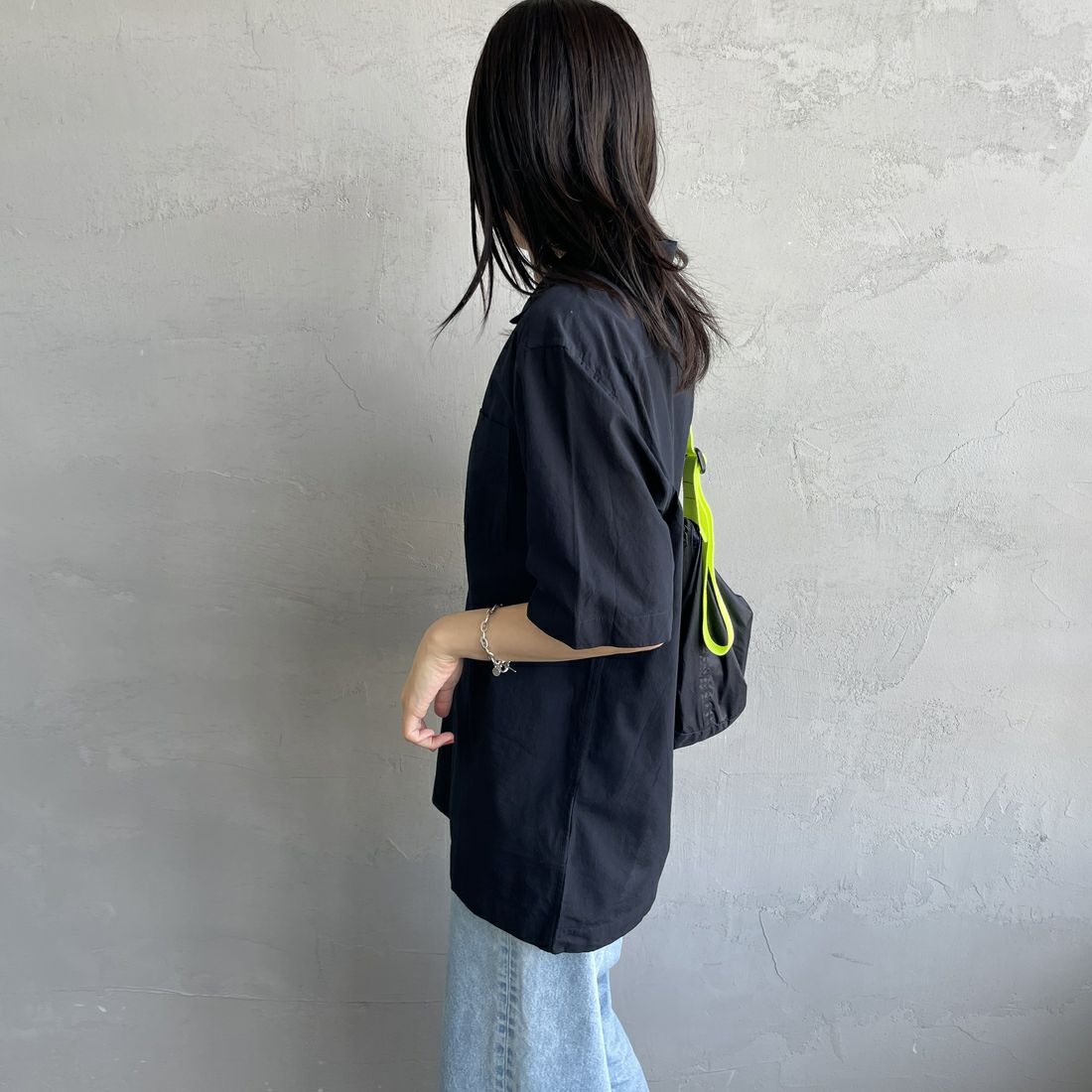 FRED PERRY [フレッドペリー] クレープコットン ショートスリーブオープンカラーシャツ [M7762] 795 NAVY &&モデル身長：160cm 着用サイズ：S&&