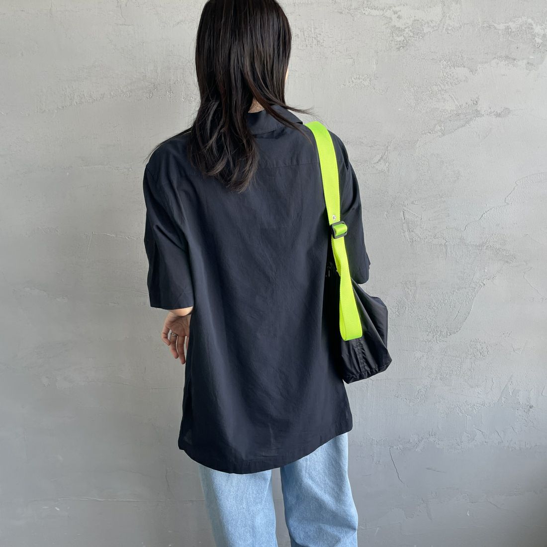 FRED PERRY [フレッドペリー] クレープコットン ショートスリーブオープンカラーシャツ [M7762] 795 NAVY &&モデル身長：160cm 着用サイズ：S&&