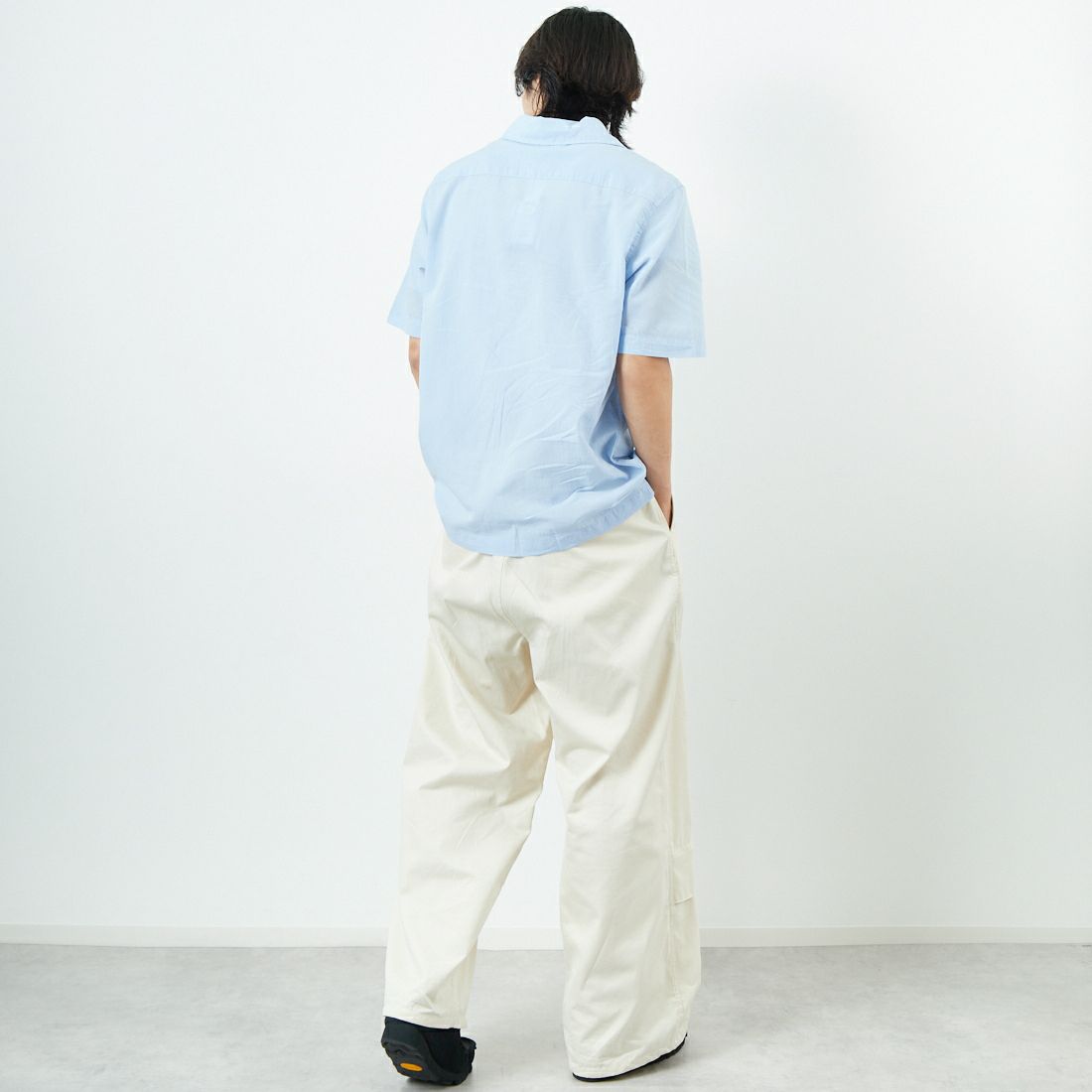 FRED PERRY [フレッドペリー] クレープコットン ショートスリーブオープンカラーシャツ [M7762] 353 L.SMOK &&モデル身長：179cm 着用サイズ：M&&