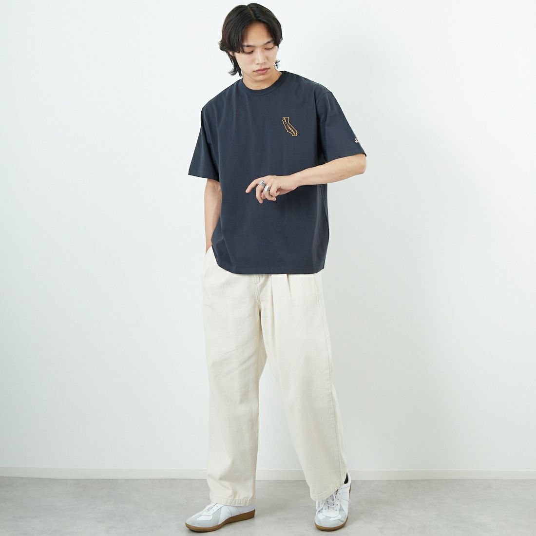 HELLO CALIF [ハローカリフ] 7.1oz天竺プリントTシャツ [HC-252-040] A SUMIKURO &&モデル身長：179cm 着用サイズ：M&&
