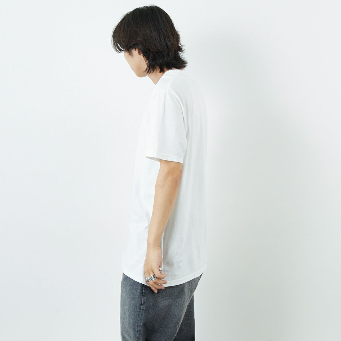 THRIFTY LOOK [スリフティールック] oasis ショートスリーブTシャツ [TL24S093-W1] WHITE1 &&モデル身長：179cm 着用サイズ：L&&