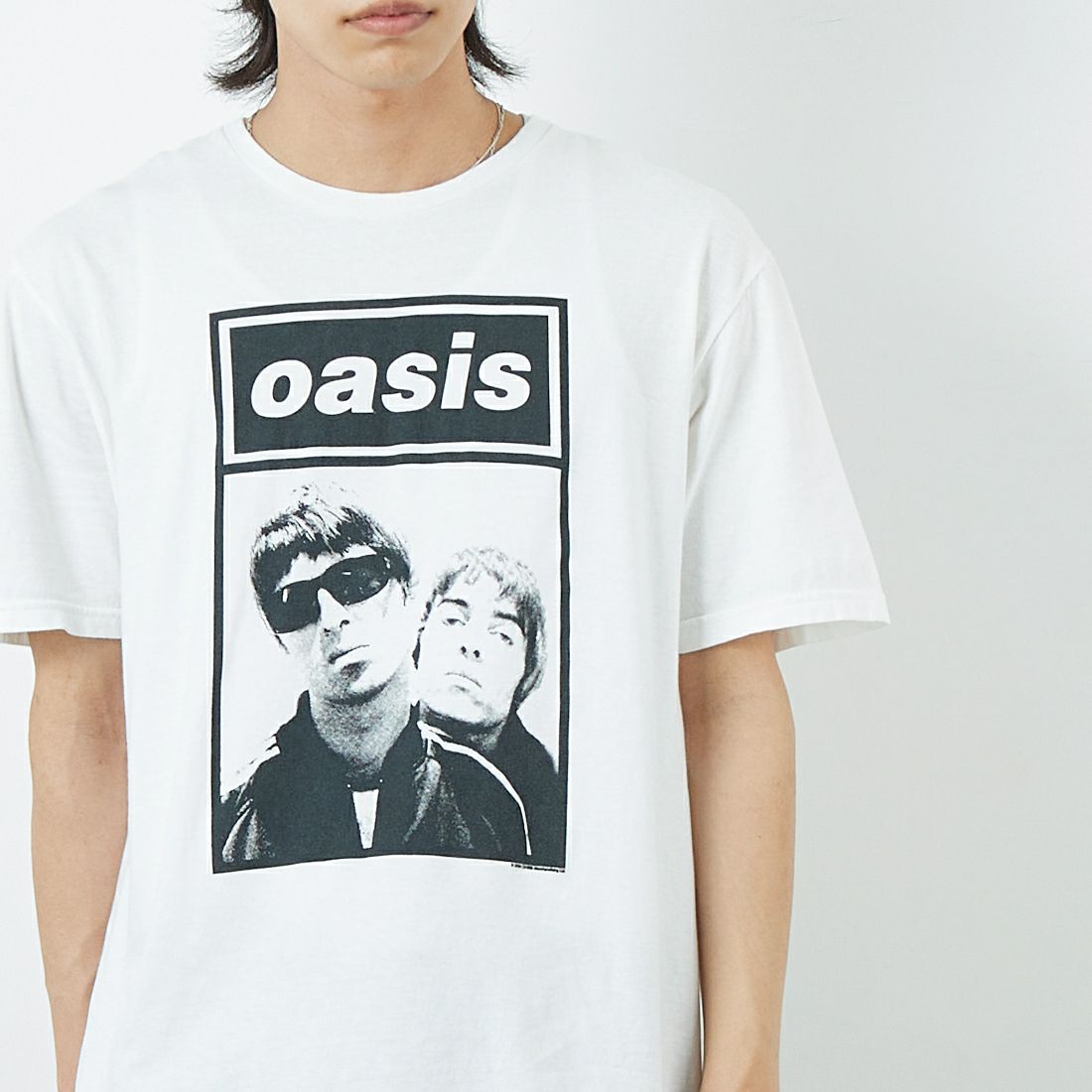 THRIFTY LOOK [スリフティールック] oasis ショートスリーブTシャツ [TL24S093-W1] WHITE1 &&モデル身長：179cm 着用サイズ：L&&