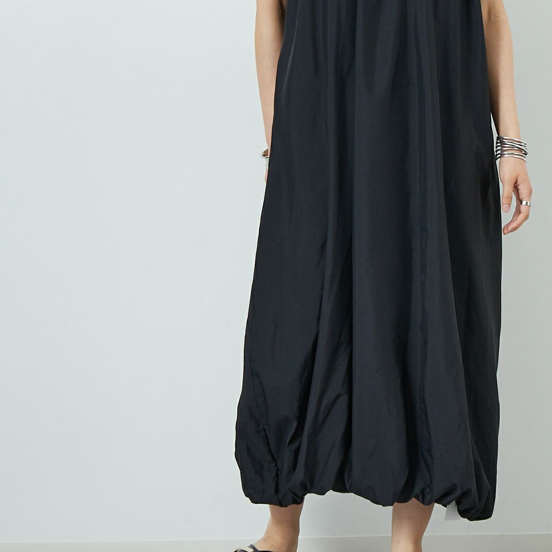 Jf Ready Made [ジェイエフレディメイド] ハーフジップバルーンワンピース [980-33106] ﾌﾞﾗｯｸ &&モデル身長：160cm 着用サイズ：F&&