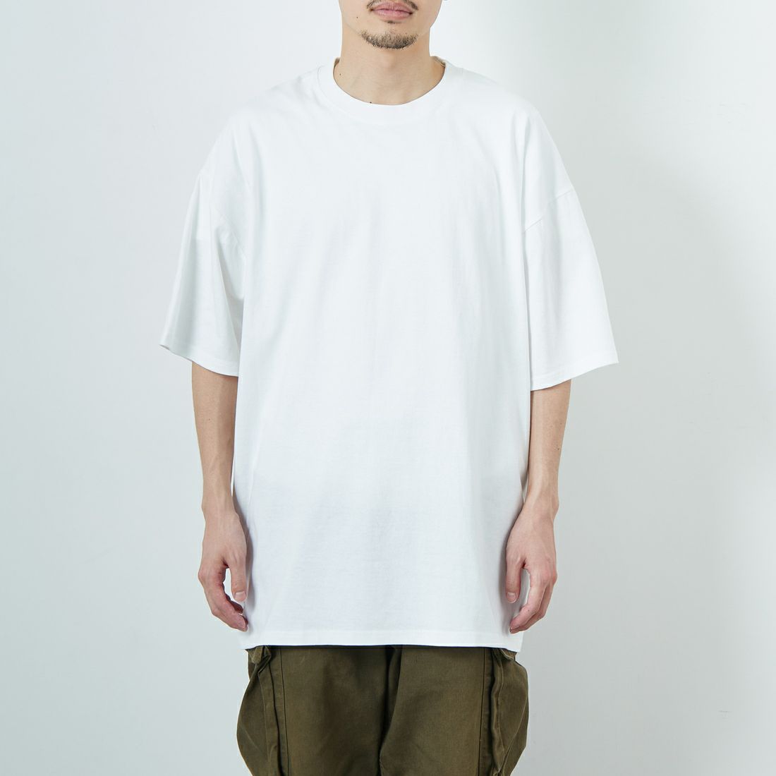 FRUIT OF THE LOOM [フルーツ オブ ザ ルーム] × 中津川吾郎(MIN-NANO) 別注2パックTシャツ [81256900-JF] WHT/WHT &&モデル身長：168cm 着用サイズ：XL&&