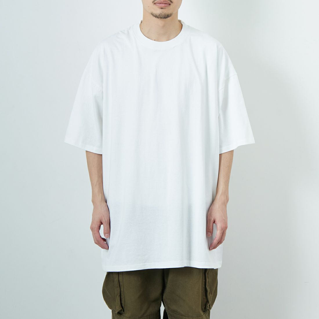 FRUIT OF THE LOOM [フルーツ オブ ザ ルーム] × 中津川吾郎(MIN-NANO) 別注2パックTシャツ [81256900-JF] WHT/WHT &&モデル身長：168cm 着用サイズ：XXL&&