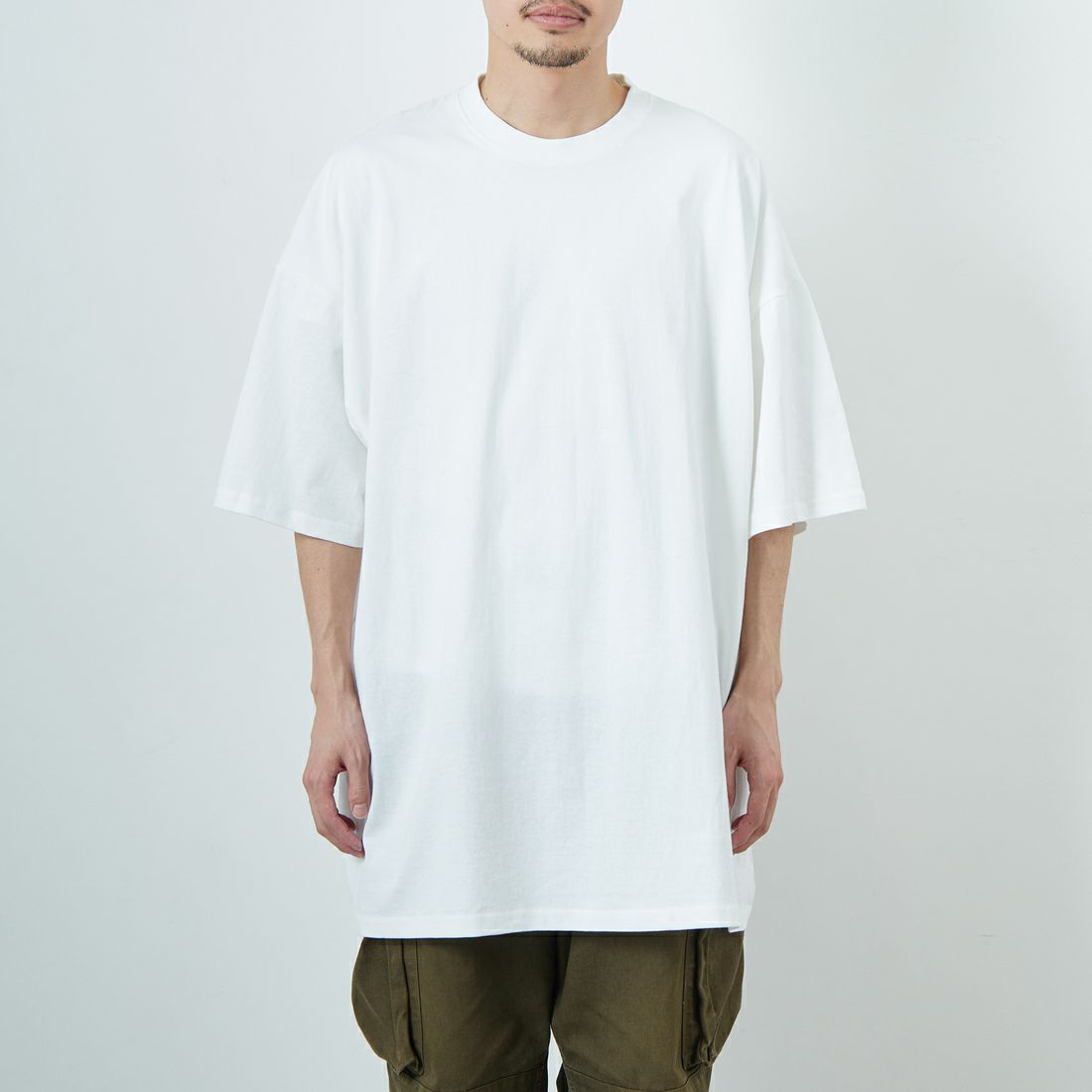 FRUIT OF THE LOOM [フルーツ オブ ザ ルーム] × 中津川吾郎(MIN-NANO) 別注2パックTシャツ [81256900-JF] WHT/WHT &&モデル身長：168cm 着用サイズ：3XL&&