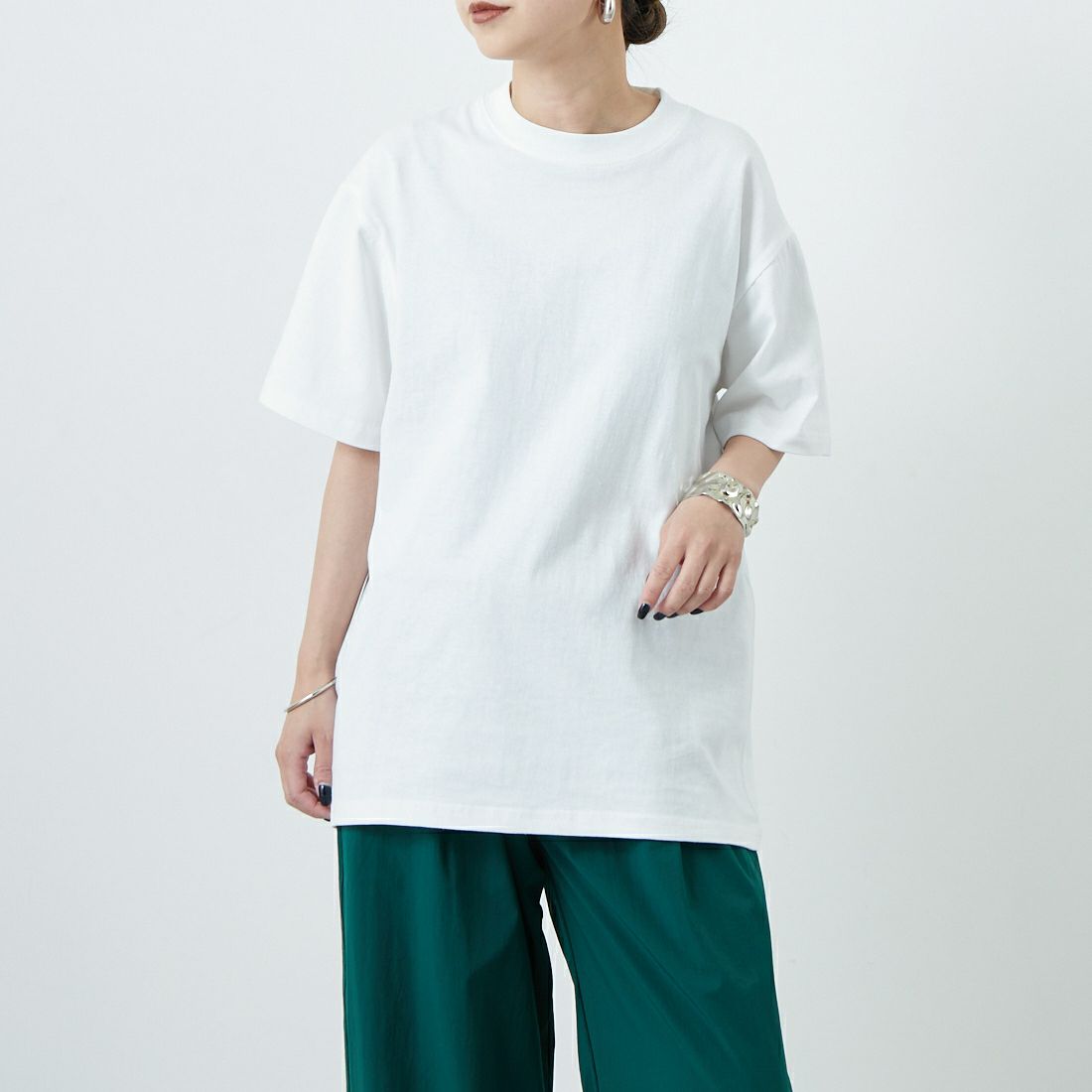 FRUIT OF THE LOOM [フルーツ オブ ザ ルーム] × 中津川吾郎(MIN-NANO) 別注2パックTシャツ [81256900-JF] WHT/WHT &&モデル身長：150cm 着用サイズ：S&&
