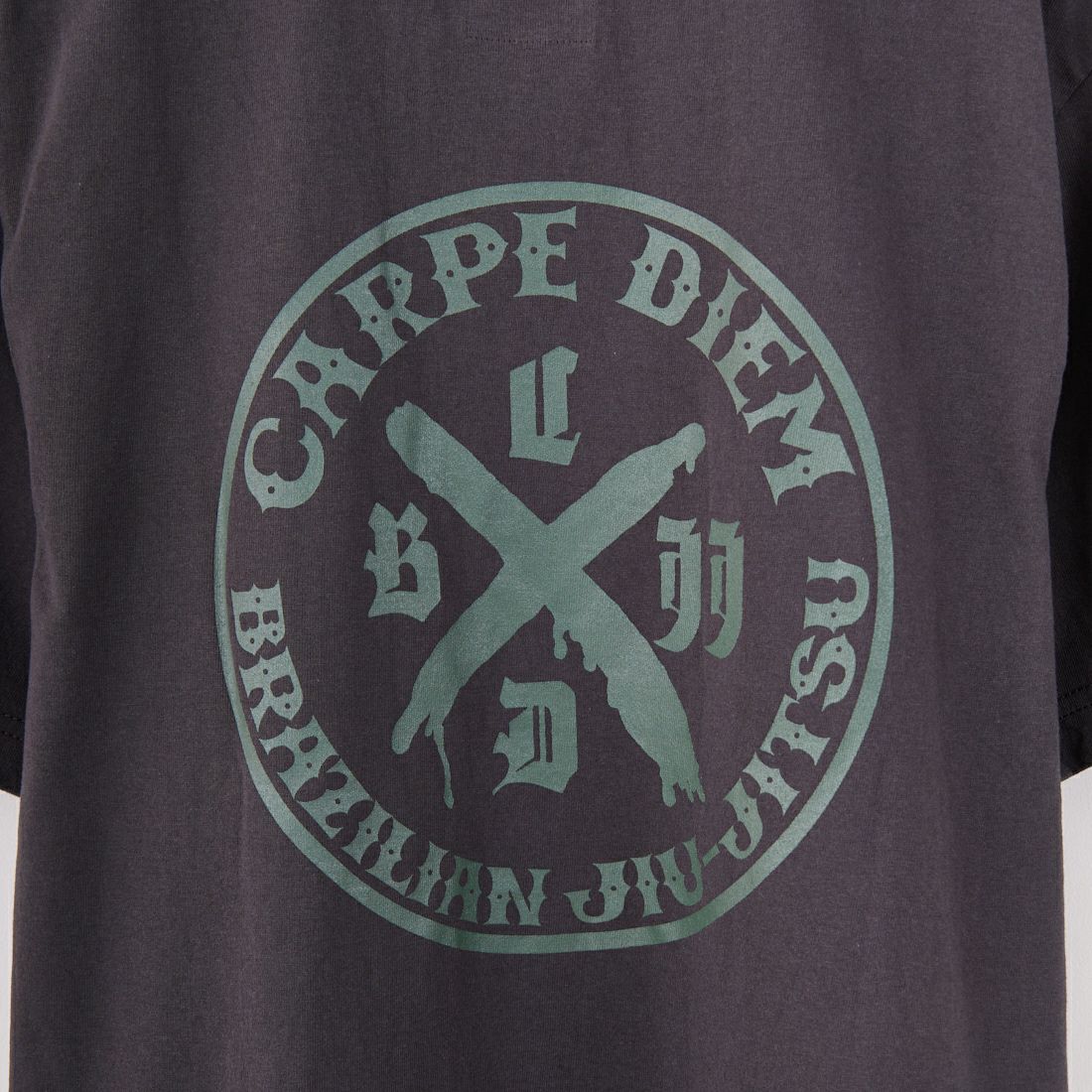 CARPE DIEM [カルペディエム] センターサークル 半袖Tシャツ [JCD-T002] CHARCOAL