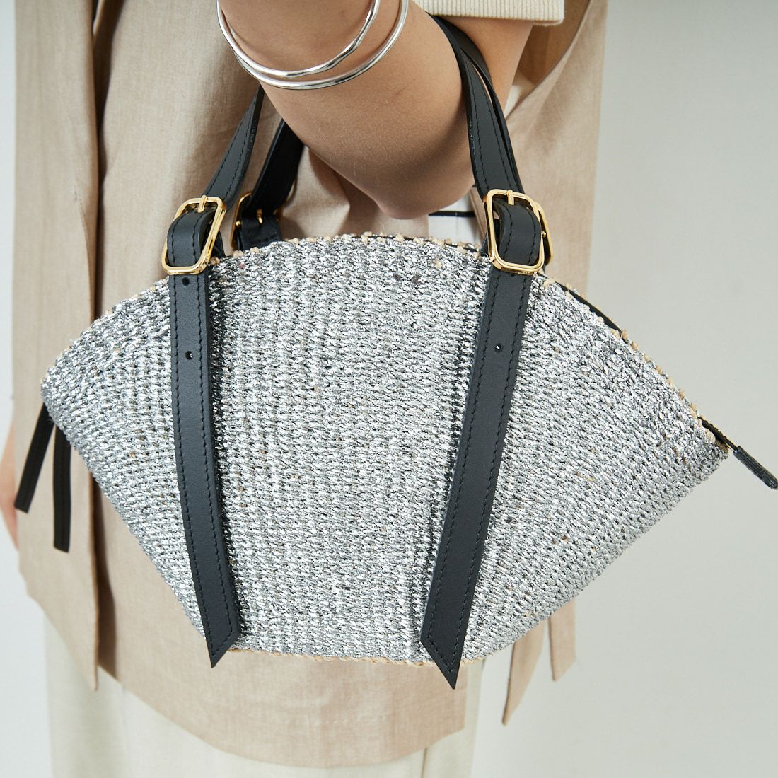 VIOLAd'ORO [ヴィオラドーロ] MIRO メタリックカラーカゴバッグ [V-8896] SILVER