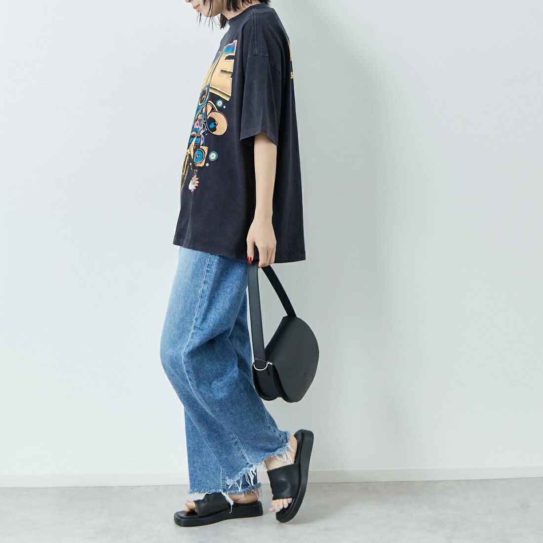 NIKE [ナイキ] オーバーサイズ ショートスリーブTシャツ [HF9692] 010 ﾌﾞﾗｯｸ &&モデル身長：167cm 着用サイズ：S&&