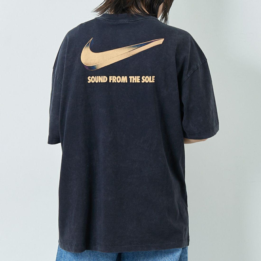 NIKE [ナイキ] オーバーサイズ ショートスリーブTシャツ [HF9692] 010 ﾌﾞﾗｯｸ &&モデル身長：167cm 着用サイズ：S&&