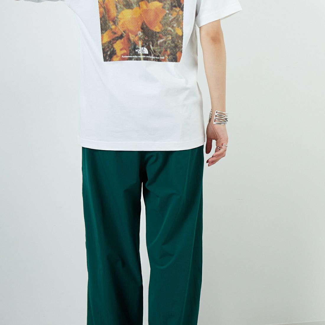 THE NORTH FACE [ザ ノースフェイス] フラッシュドライ ピクセルプラントコットンTシャツ [NT32549] W &&モデル身長：160cm 着用サイズ：S&&