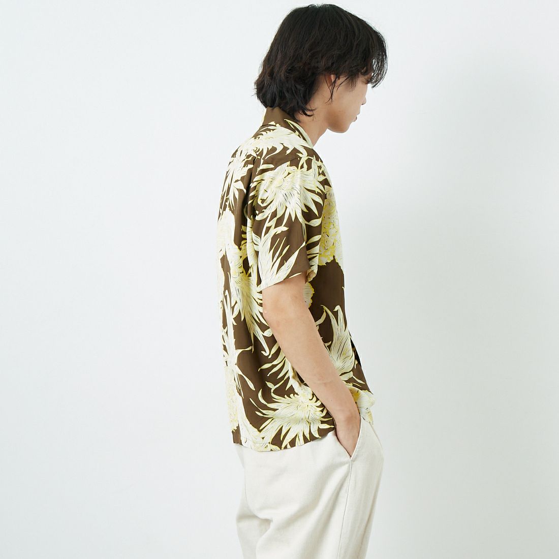 SUN SURF [サンサーフ] レーヨンハワイアンシャツ [SS39413] 138 BROWN&&モデル身長：179cm 着用サイズ：M&&