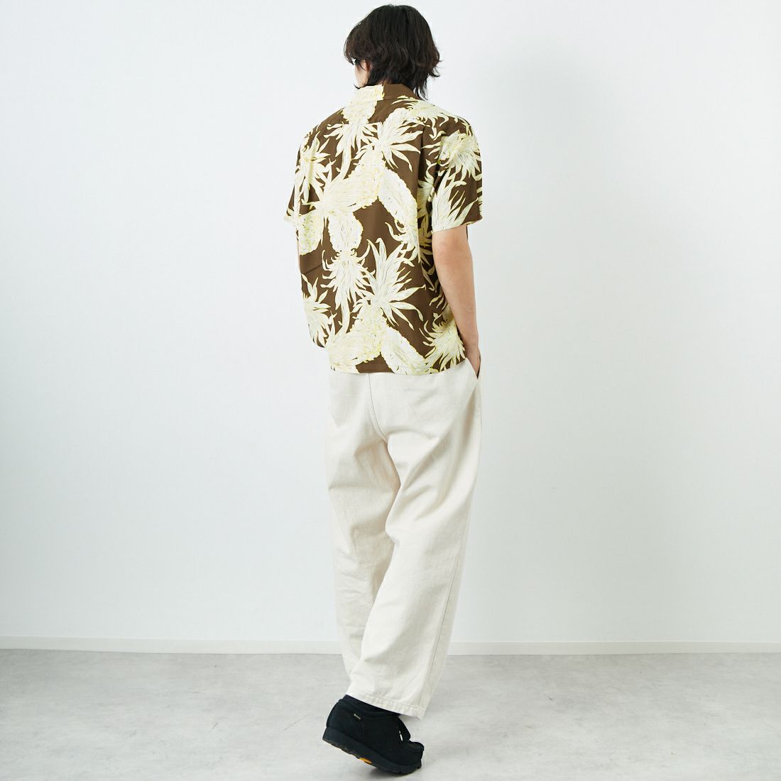 SUN SURF [サンサーフ] レーヨンハワイアンシャツ [SS39413] 138 BROWN&&モデル身長：179cm 着用サイズ：M&&