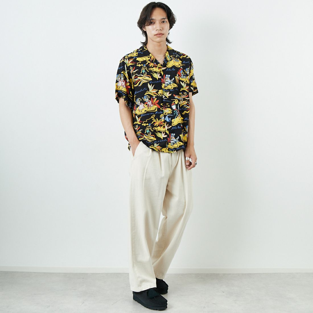 SUN SURF [サンサーフ] レーヨンハワイアンシャツ [SS39411] 119 BLACK &&モデル身長：179cm 着用サイズ：M&&