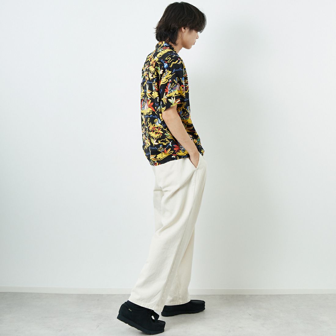 SUN SURF [サンサーフ] レーヨンハワイアンシャツ [SS39411] 119 BLACK &&モデル身長：179cm 着用サイズ：M&&