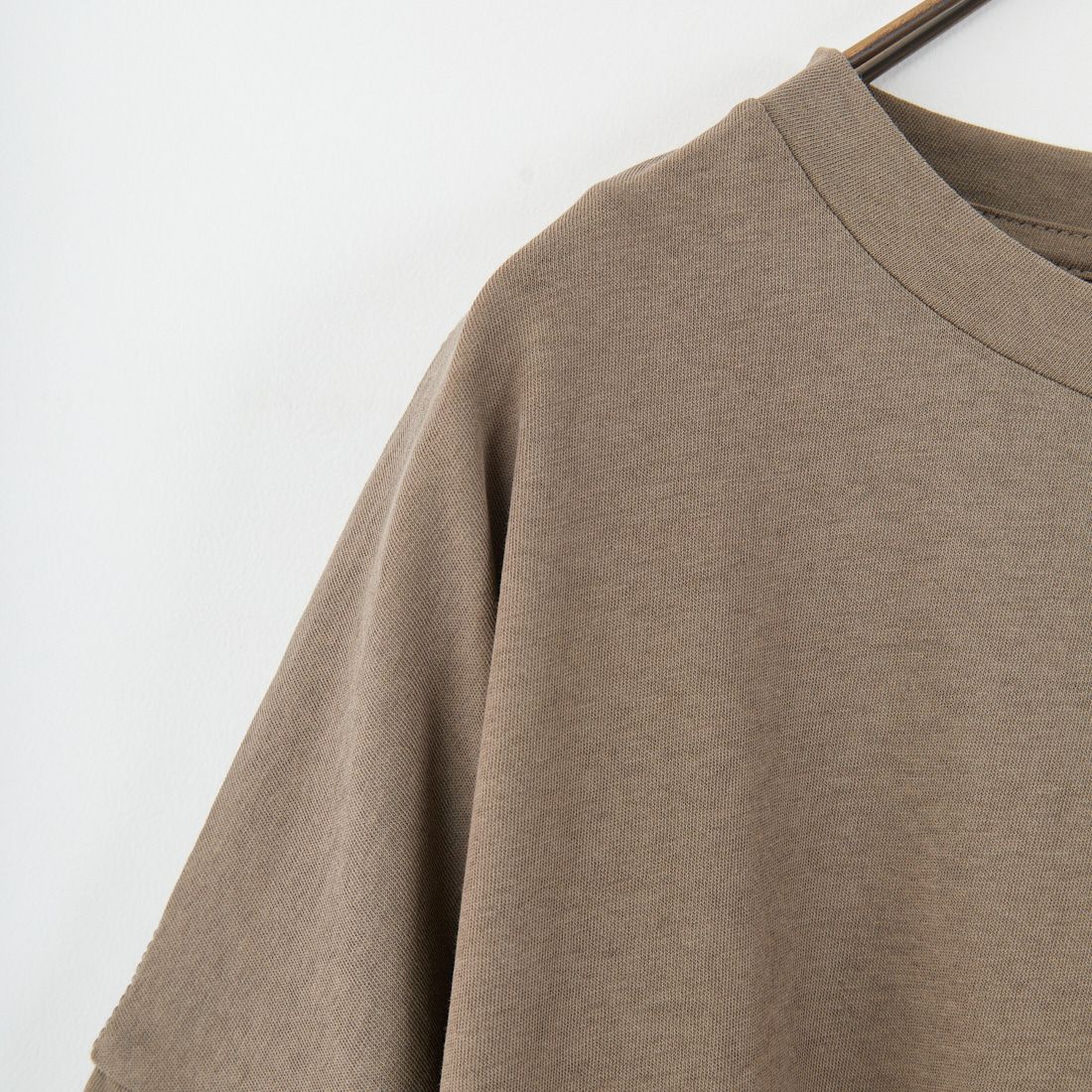 tumugu: [ツムグ] DEPEND天竺 プリントビッグTシャツ [TC25209] 33 KHAKI