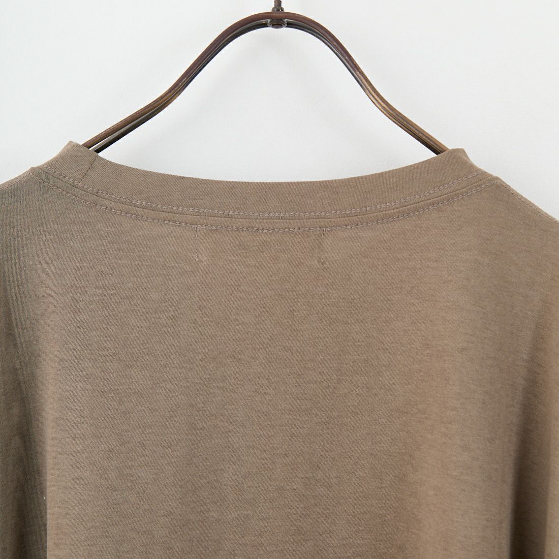 tumugu: [ツムグ] DEPEND天竺 プリントビッグTシャツ [TC25209] 33 KHAKI