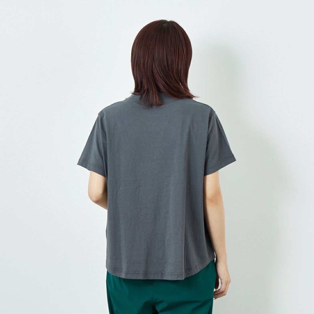 tumugu: [ツムグ] ラフィ天竺プリントTシャツ [TC25201] 88 CHARCOA &&モデル身長：167cm 着用サイズ：F&&