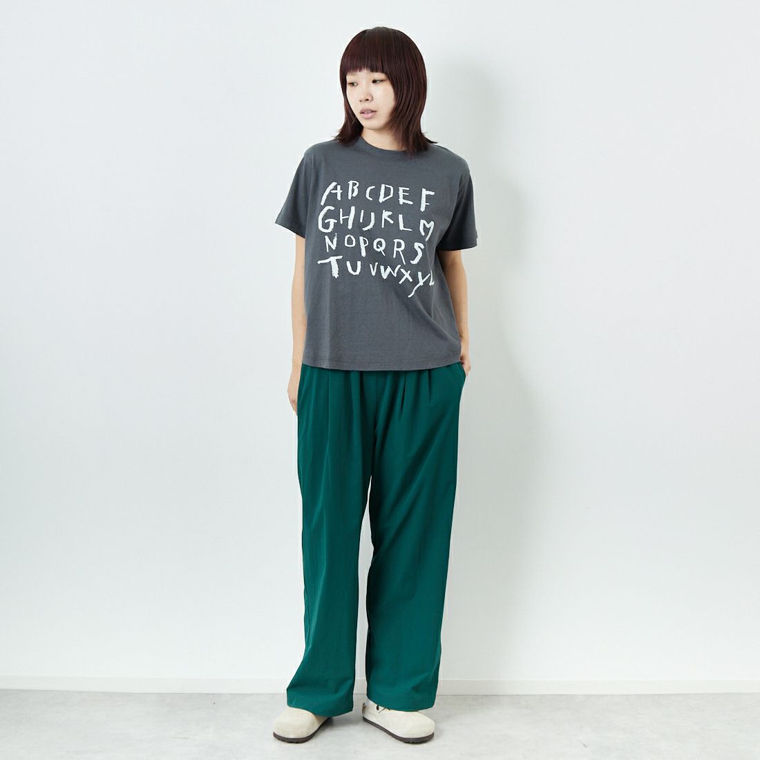 tumugu: [ツムグ] ラフィ天竺プリントTシャツ [TC25201] 88 CHARCOA &&モデル身長：167cm 着用サイズ：F&&