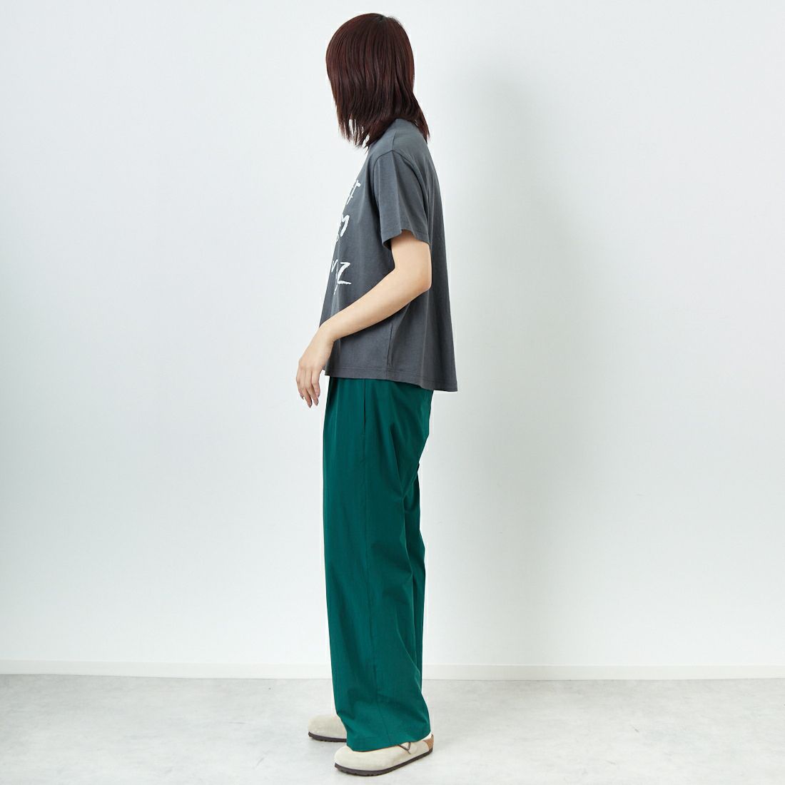 tumugu: [ツムグ] ラフィ天竺プリントTシャツ [TC25201] 88 CHARCOA &&モデル身長：167cm 着用サイズ：F&&