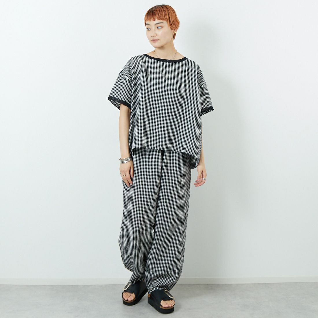 soil [ソイル] リネンチェックボートネックプルオーバー [INSL25212] 9991BLK/O &&モデル身長：160cm 着用サイズ：1&&