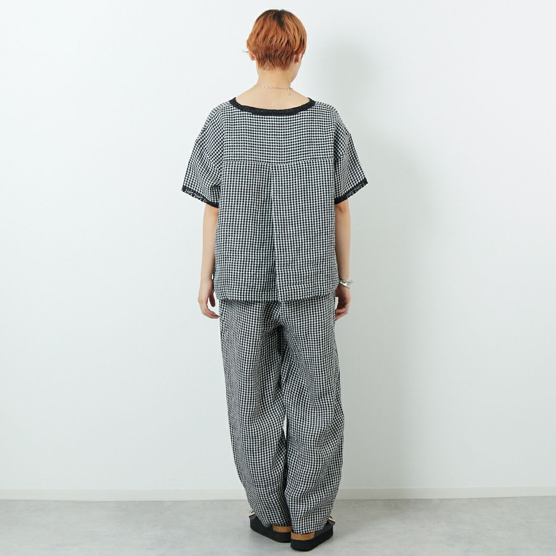 soil [ソイル] リネンチェックボートネックプルオーバー [INSL25212] 9991BLK/O &&モデル身長：160cm 着用サイズ：1&&