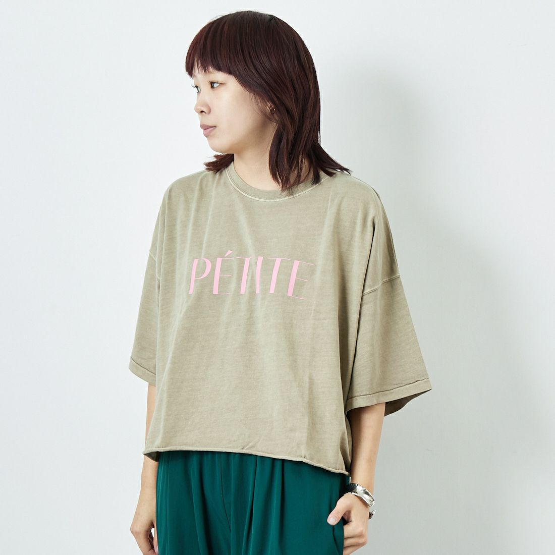 MICA&DEAL [マイカアンドディール] PETITE プリントTシャツ [0125209145] BEIGE &&モデル身長：167cm 着用サイズ：F&&