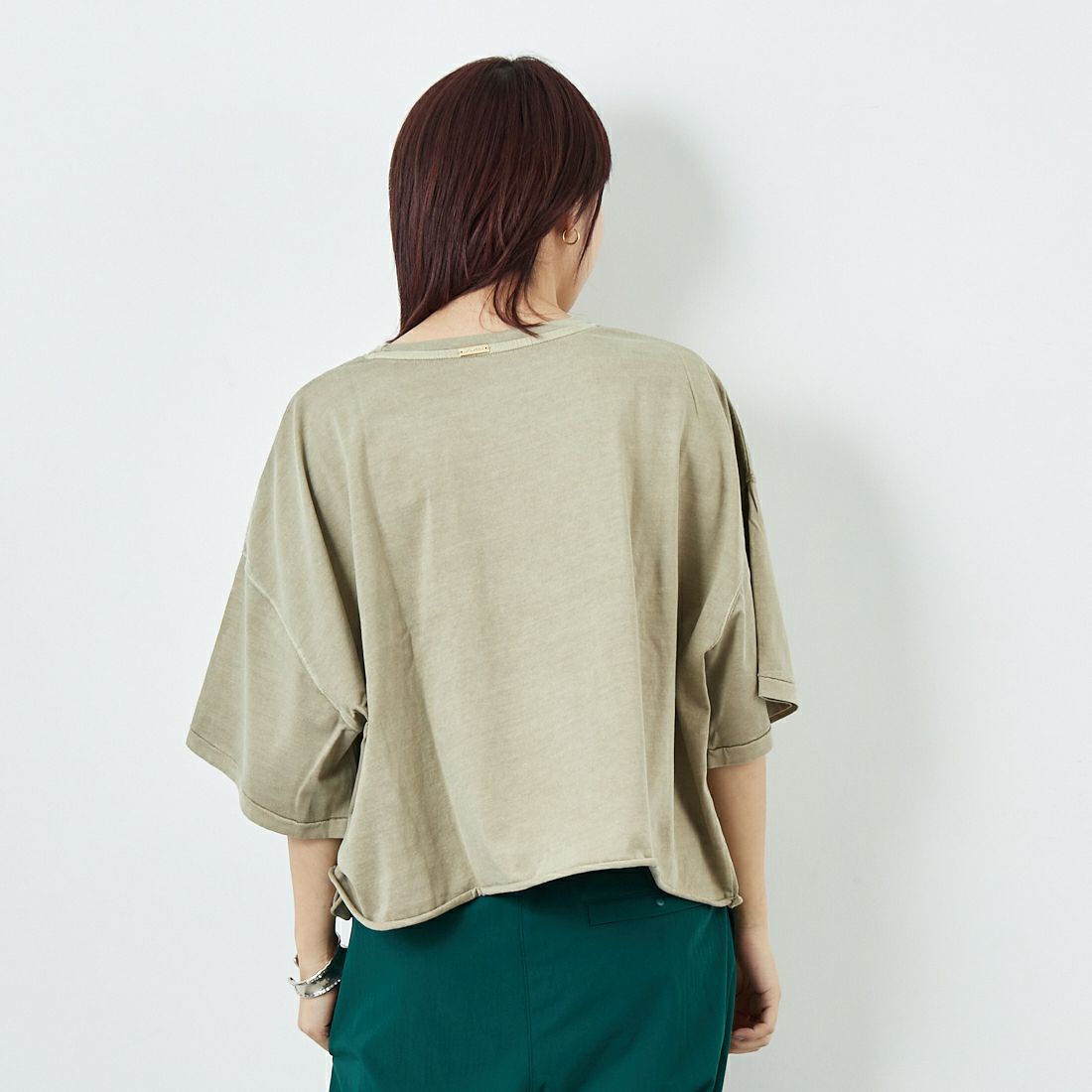 MICA&DEAL [マイカアンドディール] PETITE プリントTシャツ [0125209145] BEIGE &&モデル身長：167cm 着用サイズ：F&&