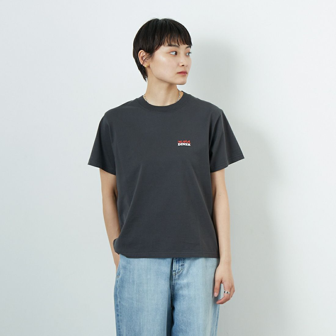 X-girl [エックスガール] ハンバーガー ディストレストTシャツ [105252011013] CHARCOAL &&モデル身長：160cm 着用サイズ：M&&