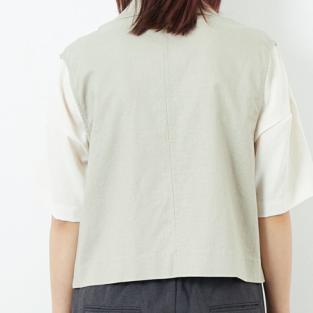 CLOCHE [クロシェ] ストレッチリネンテーラードベスト [51285630] ﾍﾞｰｼﾞｭ &&モデル身長：167cm 着用サイズ：2&&