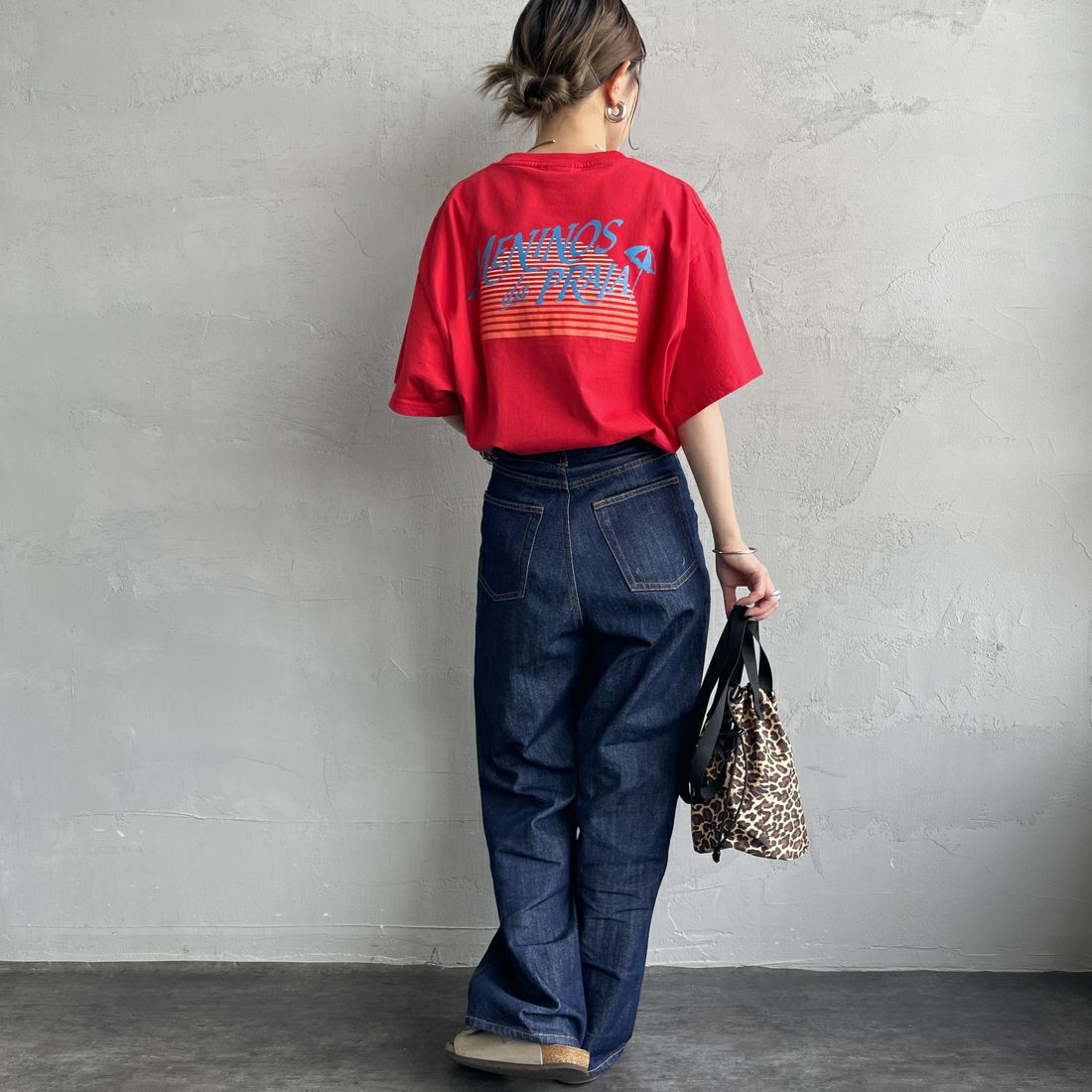 THE SHINZONE [ザ シンゾーン] MENINOS da PRAIA Tシャツ [25MMSCU04] 24 RED &&モデル身長：150cm 着用サイズ：F0&&
