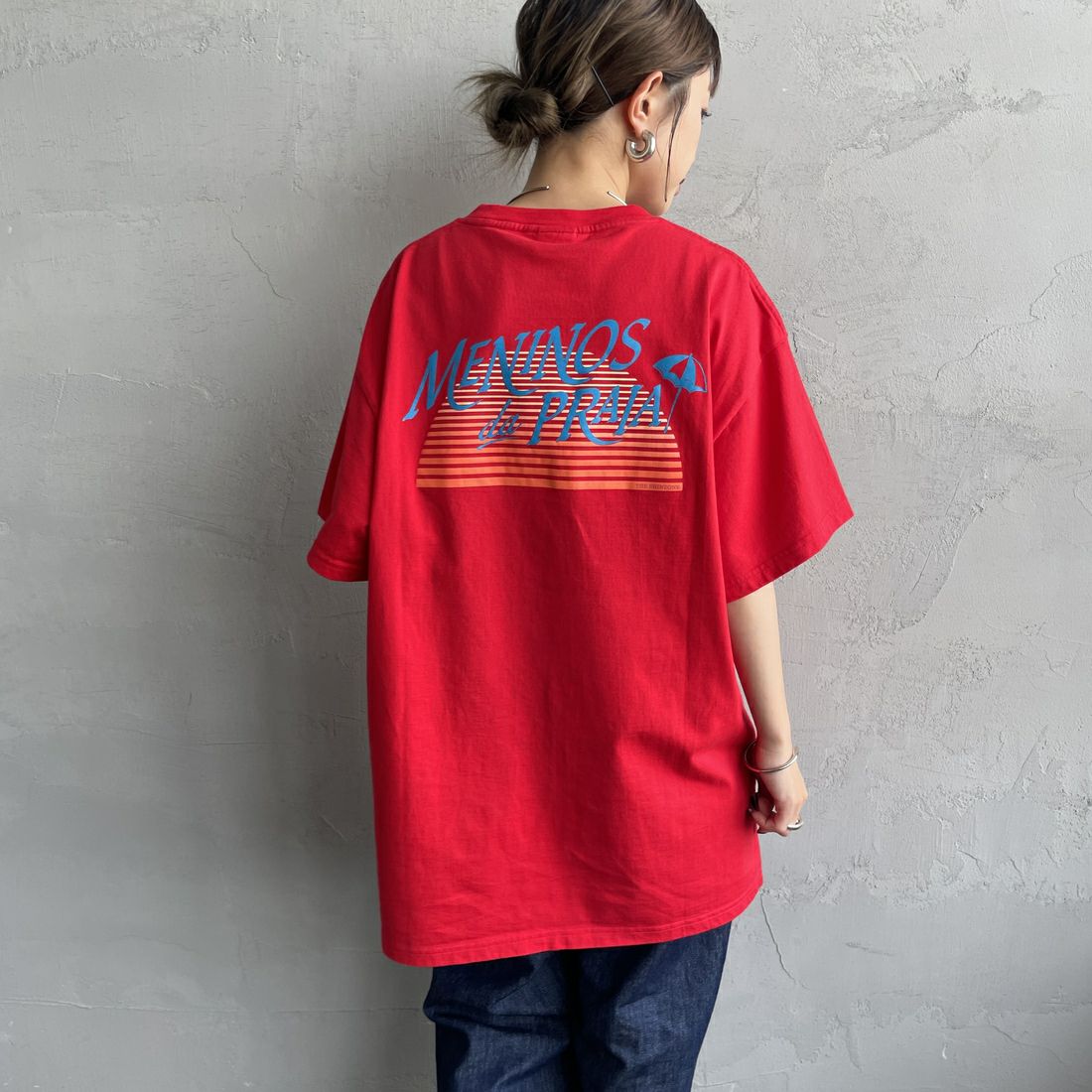 THE SHINZONE [ザ シンゾーン] MENINOS da PRAIA Tシャツ [25MMSCU04] 24 RED &&モデル身長：150cm 着用サイズ：F0&&