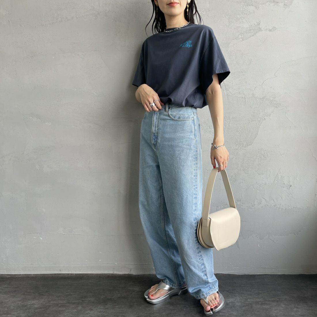 THE SHINZONE [ザ シンゾーン] MENINOS da PRAIA Tシャツ [25MMSCU04] 05 C.GRAY &&モデル身長：160cm 着用サイズ：F0&&