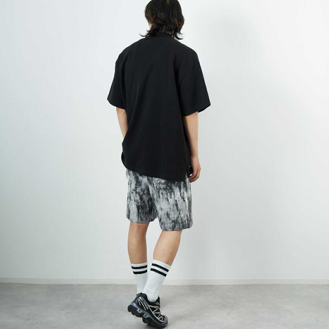 UNIVERSAL OVERALL [ユニバーサルオーバーオール] 別注 シェフショートパンツ [U2511657IN-JF] TYE DYE CA &&モデル身長：179cm 着用サイズ：L&&