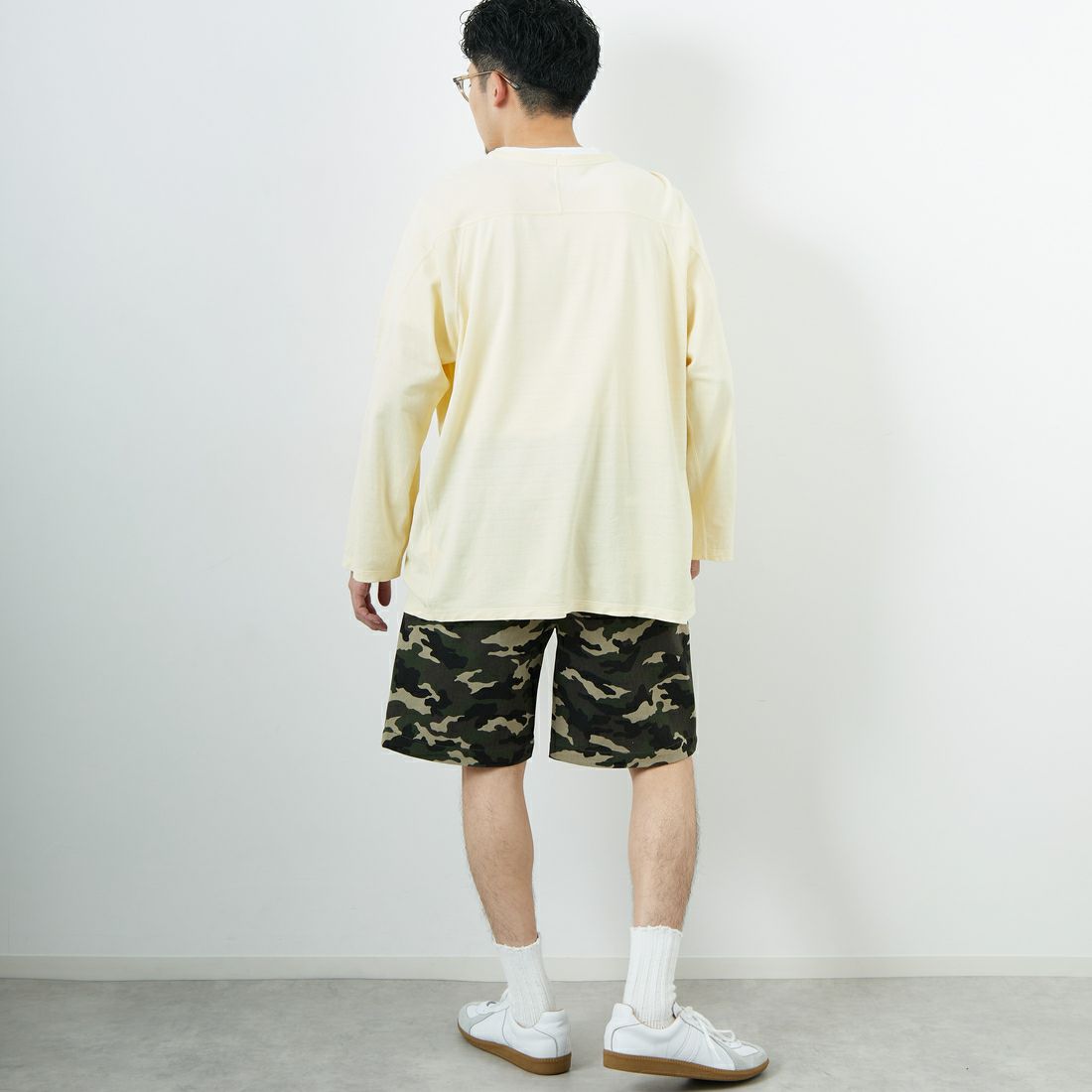 UNIVERSAL OVERALL [ユニバーサルオーバーオール] 別注 シェフショートパンツ [U2511657IN-JF] WOODLAND C &&モデル身長：168cm 着用サイズ：M&&