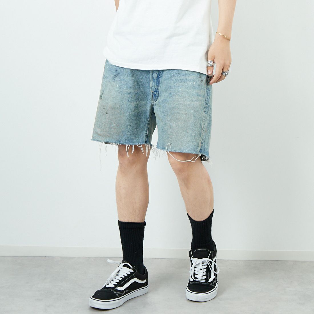 BOW WOW [バウワウ] デニムカットオフショーツ [BW251-DCOS] INDIGO AGI &&モデル身長：179cm 着用サイズ：M&&