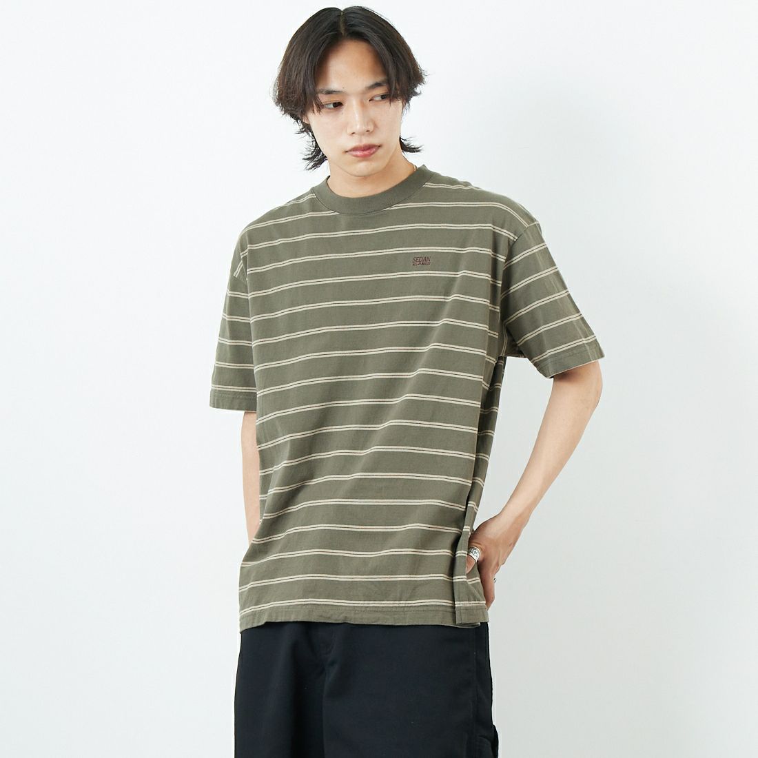 SEDAN ALL-PURPOSE [セダン オールパーパス] ショートスリーブボーダーTシャツ [SD25S-CT07] OLV/KHK &&モデル身長：179cm 着用サイズ：L&&